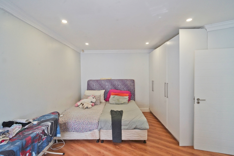 4 Bedroom Property for Sale in Beacon Bay Eastern Cape